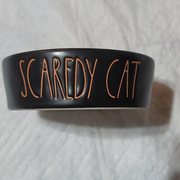 Rae Dunn Cat/candy dish..."Scaredy Cat" - Picture 1 of 3